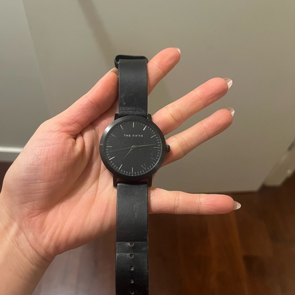 Fifth watch - Picture 2 of 3